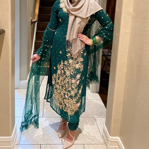 gorgeous 3 piece salowar kamiz suit - Picture 10 of 11